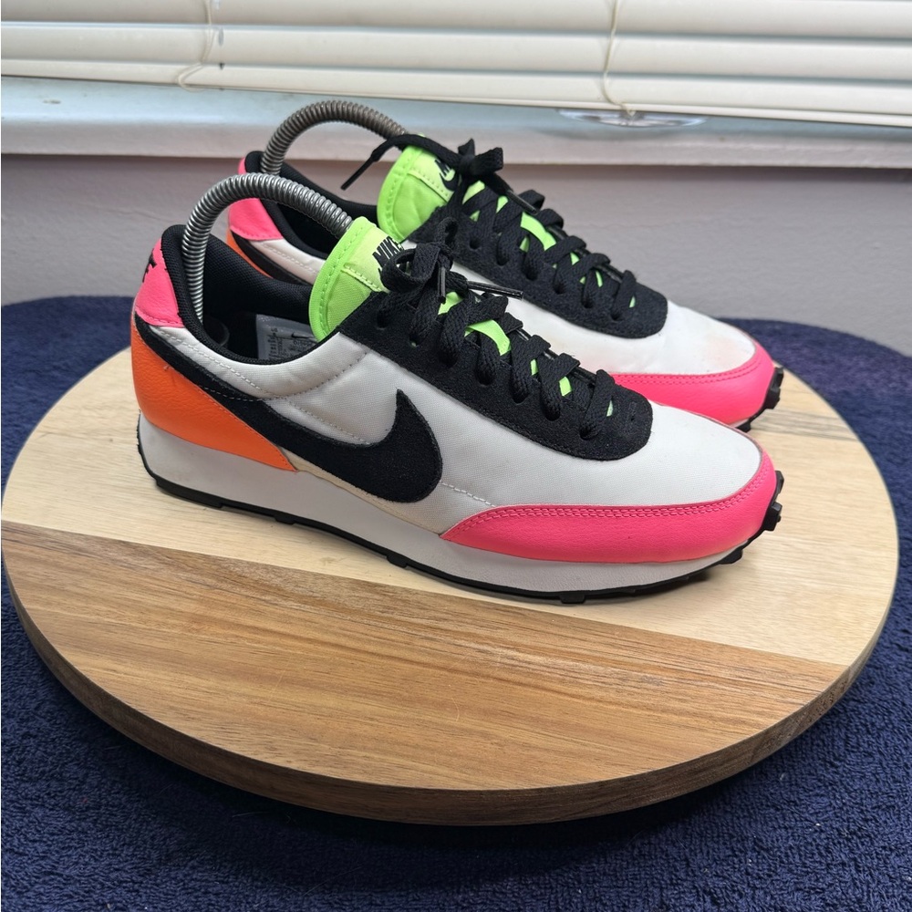 Nike Men's Pink, Orange, and Black Sneakers (Women’s 8)